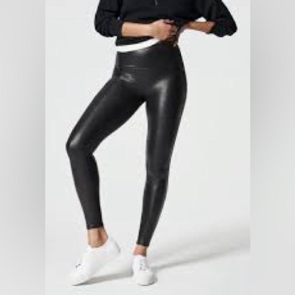 SPANXshape™ Faux Leather
Leggings, size Medium Tall
